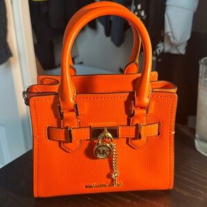 🔥NWT MICHAEL KORS BAG WITH LOCK AND KEY🔥